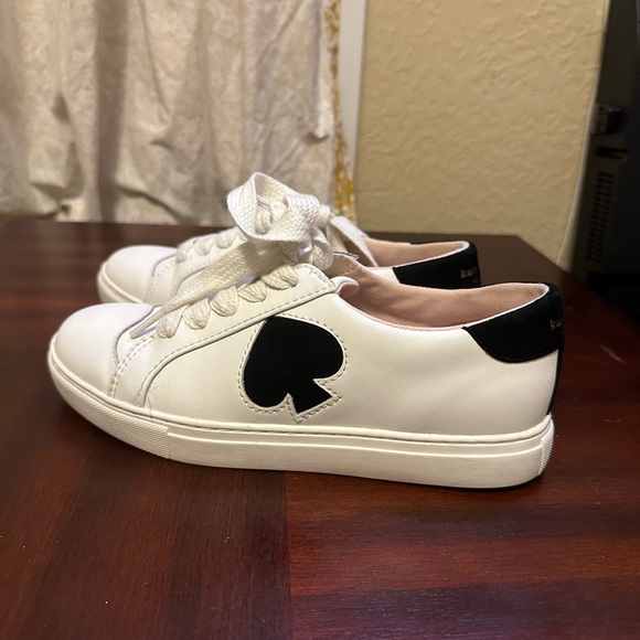 Kate Spade Fez White/Black Big Logo Leather Women Sneakers- SZ 6 B - Picture 3 of 10